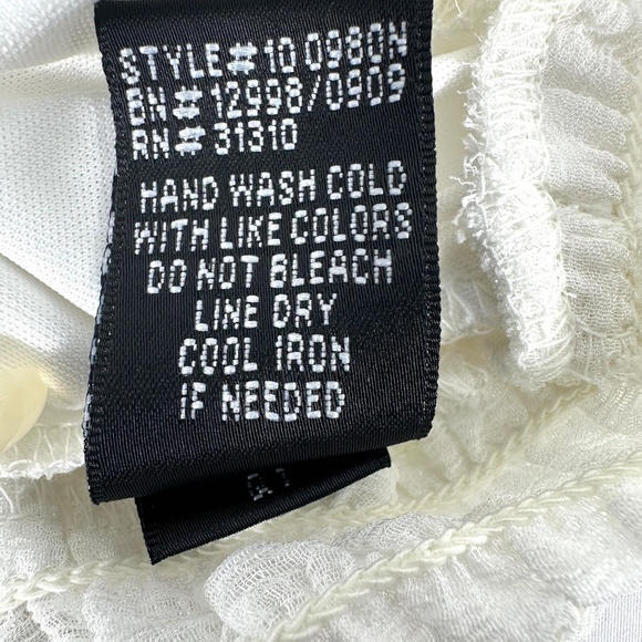 | I.N. San Francisco | White Shimmer Smocked Neck Sleeveless Floral Detail Top - Picture 10 of 10